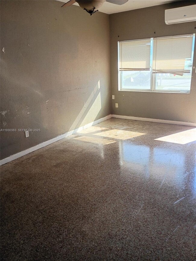 Foto del edificio - 1017 Chipola Rd