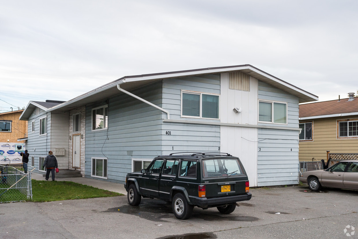 Primary Photo - 401 Mumford St