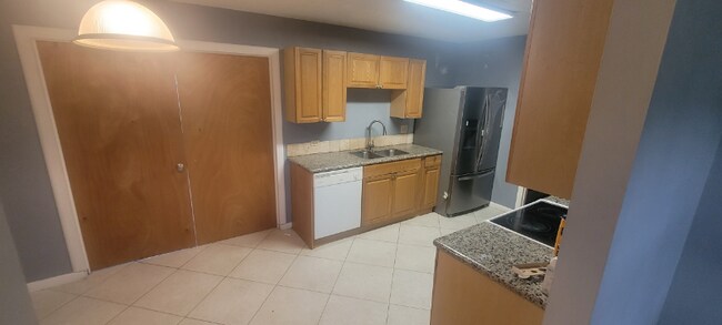 Foto del edificio - 9476 Saddlebrook Dr