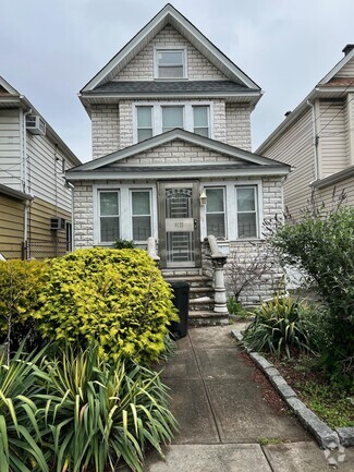 Building Photo - 61-23 Austin St