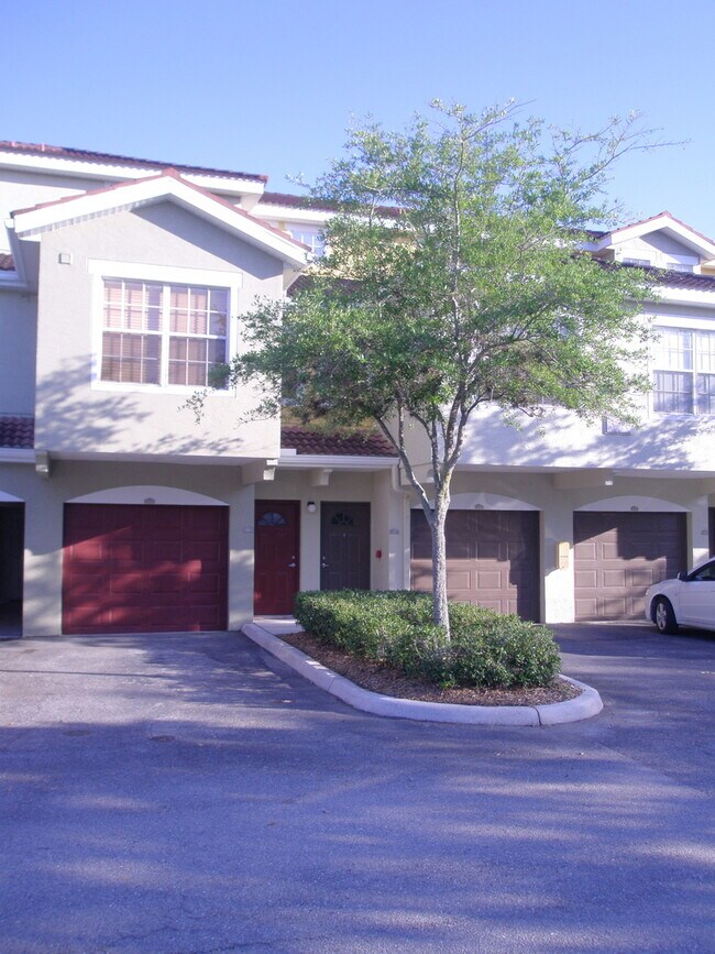 Annual turnkey furnished renovated GATED C... - Annual turnkey furnished renovated GATED C... House