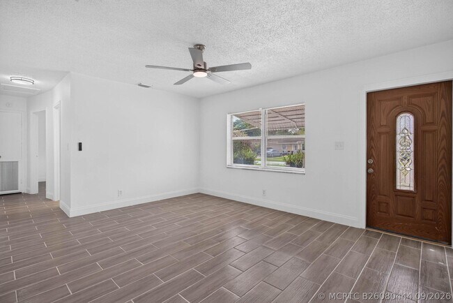 Foto del edificio - 631 SW 10th Ct