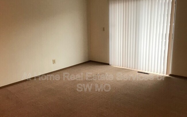 Foto del edificio - 753 E Bain St