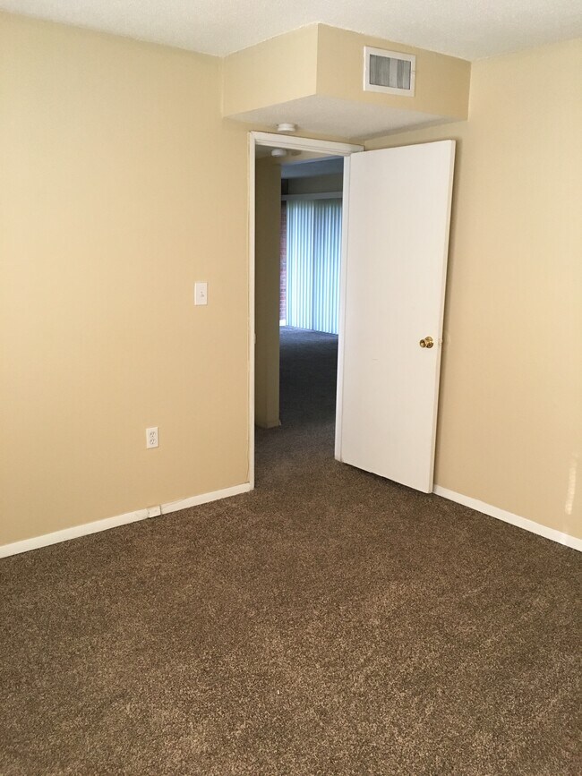 Bedroom - 1513 W 23rd Ter