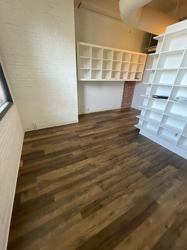 Building Photo - 507 N 13th St