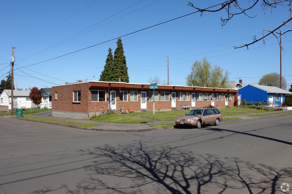 Primary Photo - 6131 N Houghton St