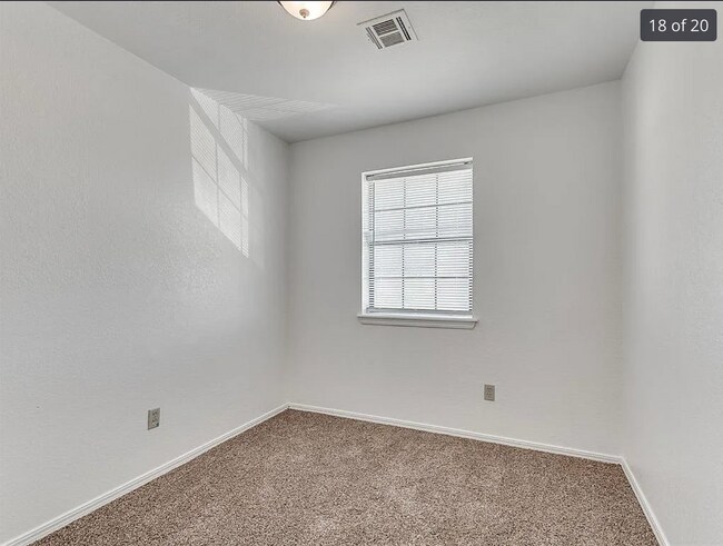 Building Photo - Charming 2 Bed, 1.5 Bath Condo in South OKC — Minutes from I-240