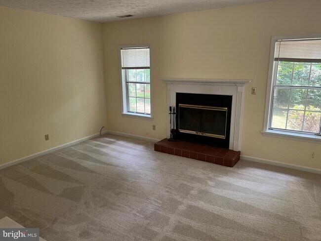 Building Photo - 23300 White Elm Ct