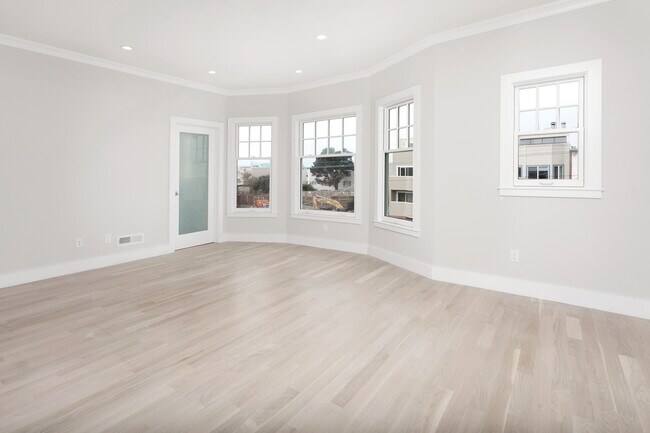 Foto del edificio - 330 18th Ave