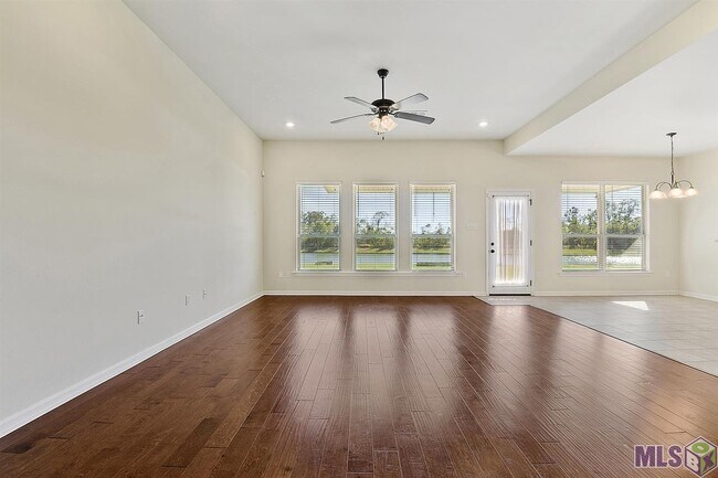 Building Photo - 13888 Ponderosa Dr