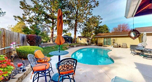 Foto del edificio - 1709 S Perry Ct