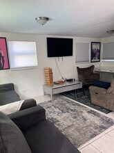 Building Photo - 712 SW 7th Terrace