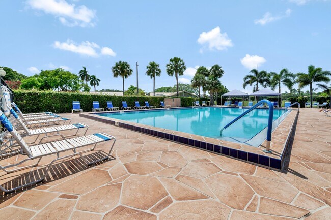 Foto del edificio - 275 Murcia Dr