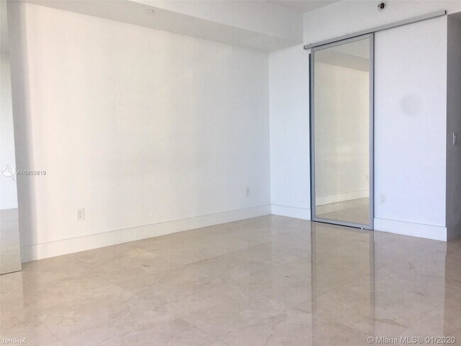Building Photo - Studio, 1 bath  - Brickell House Condo