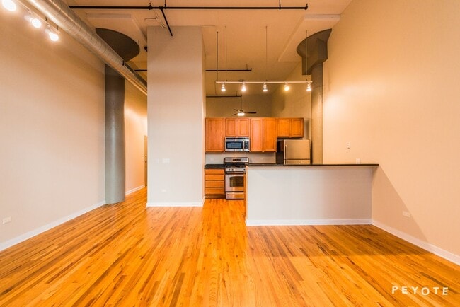 Foto del edificio - 1224 W Van Buren St