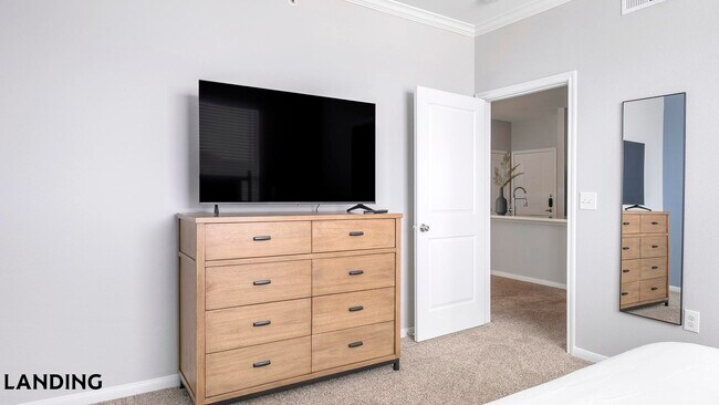 Foto del edificio - 14807 Woodland Hills Dr