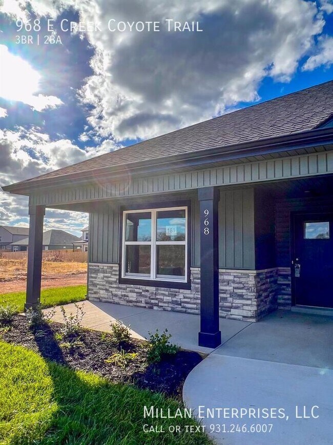 Building Photo - 968 E Creek Coyote Trl