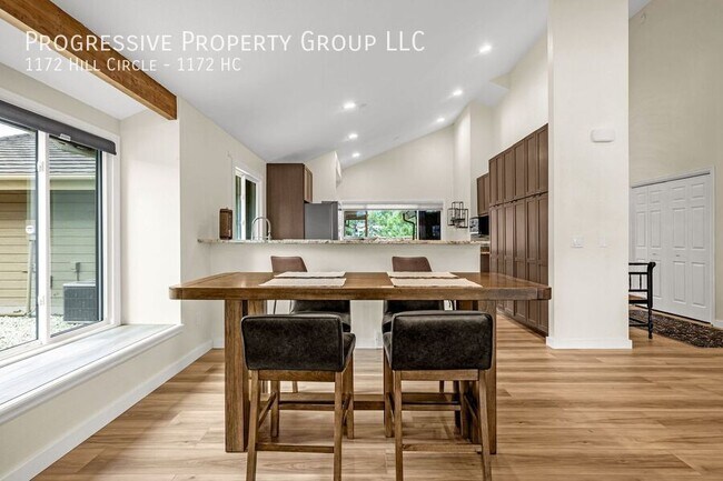 Foto del edificio - 1172 Hill Cir
