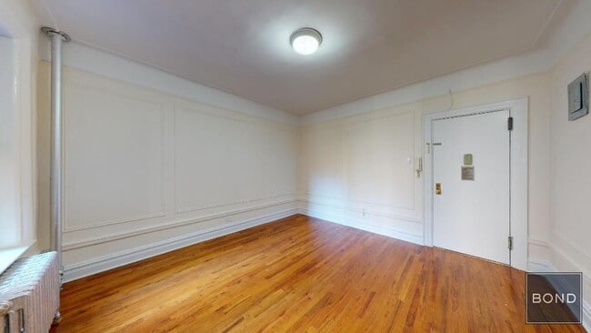 Building Photo - 605 W 170th St