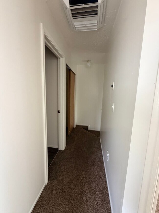 Building Photo - 3432 Ridgeland Park Dr