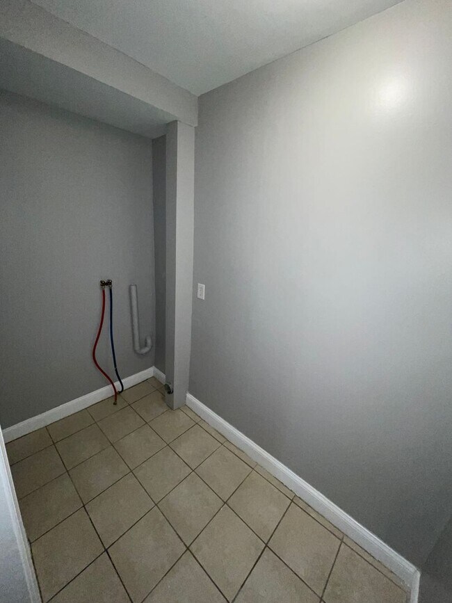 Building Photo - 25May