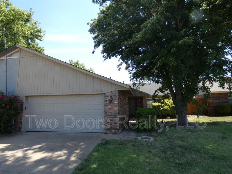 Foto principal - 12132 N Dewey Ave