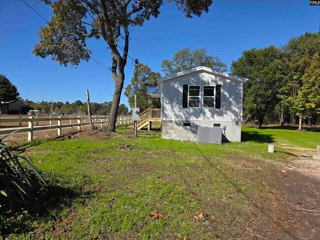 Building Photo - 714 Windy Rd