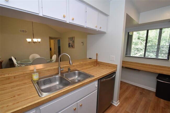 Building Photo - 1709 Pelican Cove Rd