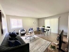 Building Photo - Hillcrest Oaks