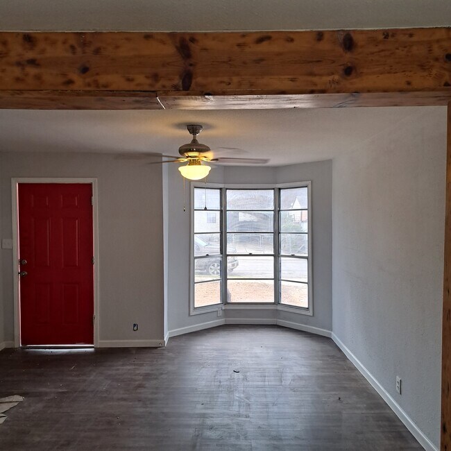 Foto del edificio - 423 Ellana Claire Ct