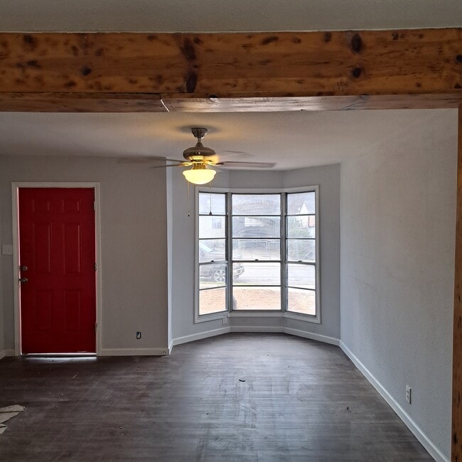 Photo - 423 Ellana Claire Ct House