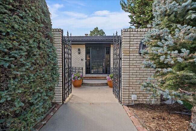 Foto del edificio - Gorgeous 4 bed 5 bath Luxury rental in Cherry Hills Village!