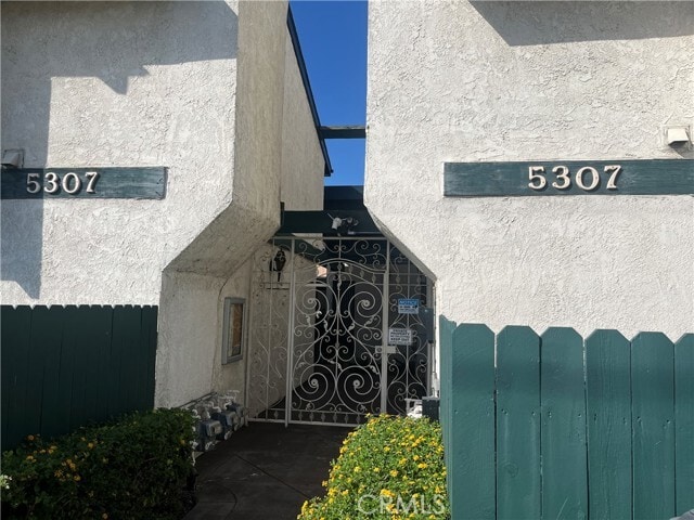 Foto del edificio - 5307 N Barranca Ave