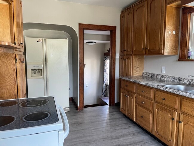 Building Photo - 4420 18th Ave