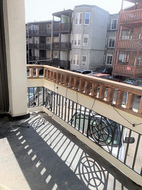 Foto del edificio - 125 Glenville Ave