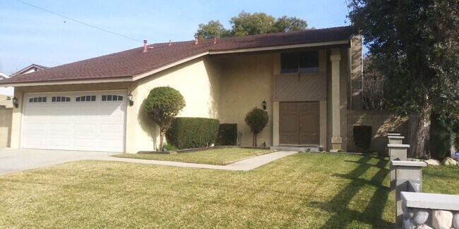 Building Photo - 7925 Hellman Ave