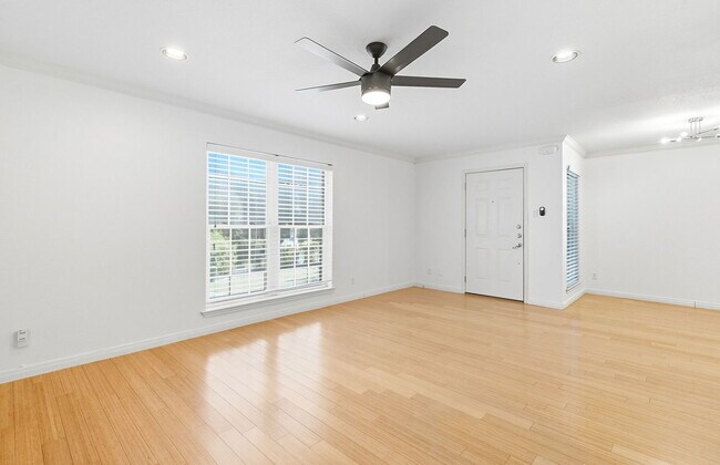 Foto del edificio - 900 S Lamar Blvd