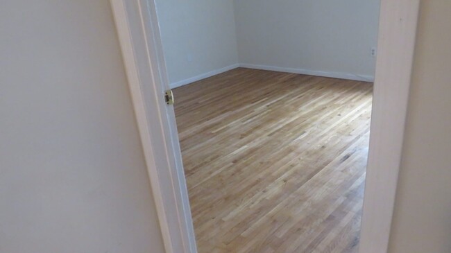 Bedroom 1 - 625 Union St