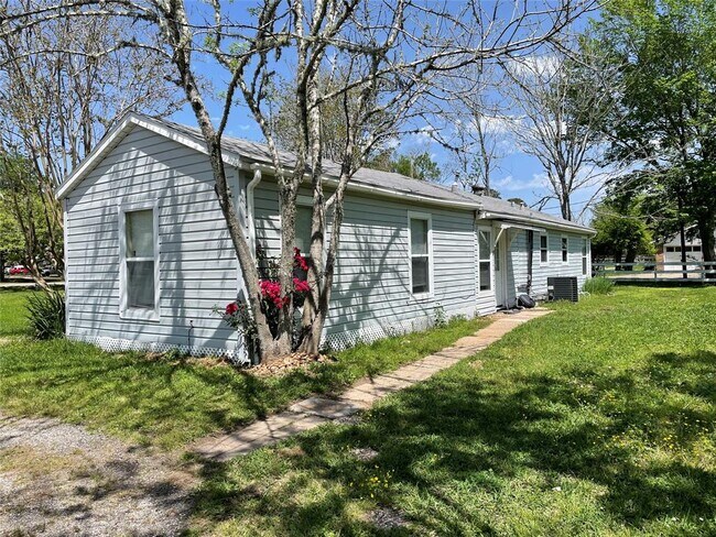 Building Photo - 3302 E Cedar Bayou Lynchburg Rd