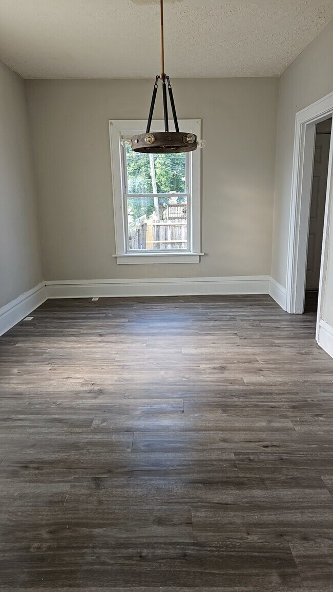 Foto del edificio - 798 E Whittier St