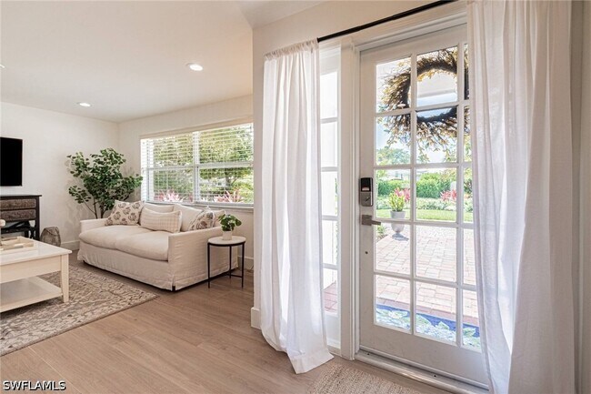 Foto del edificio - 1530 Mandarin Rd