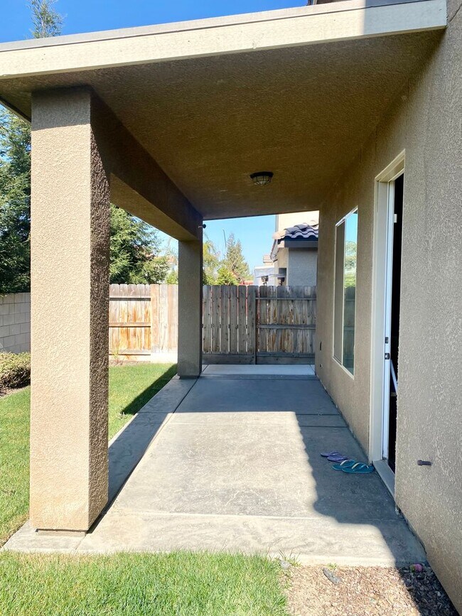 Building Photo - Newly Built Madera 4/3 DO NOT DISTURB TENANTS