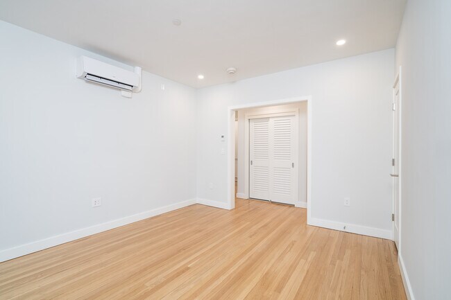 Foto del edificio - 15 Forest St