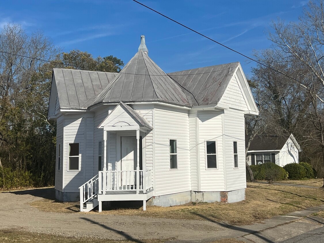 200 S. Smithwick - 200 S Smithwick St