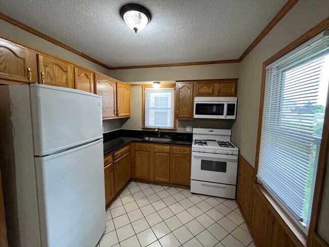 Foto del edificio - Gorgeous 2 Bedroom House with Massive Two ...