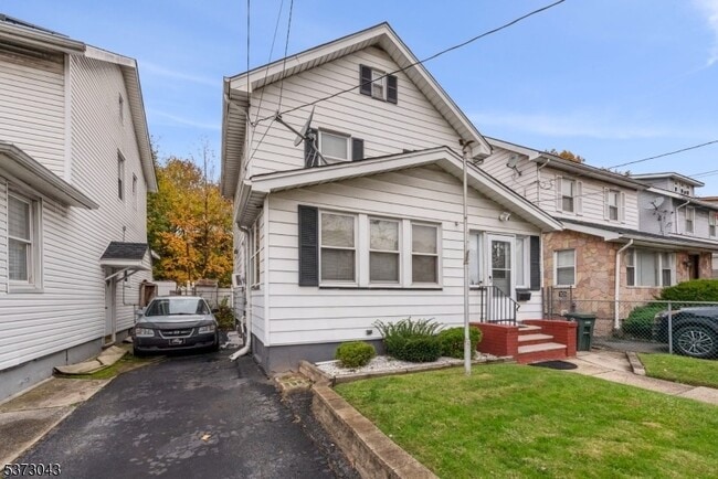 Photo - 123 Ball St House