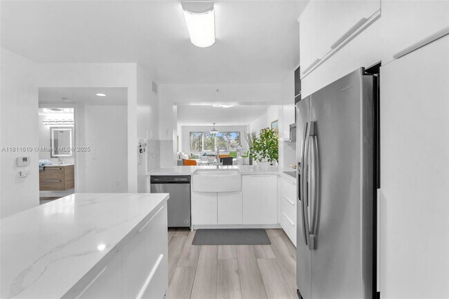 Foto del edificio - 9525 Weldon Cir