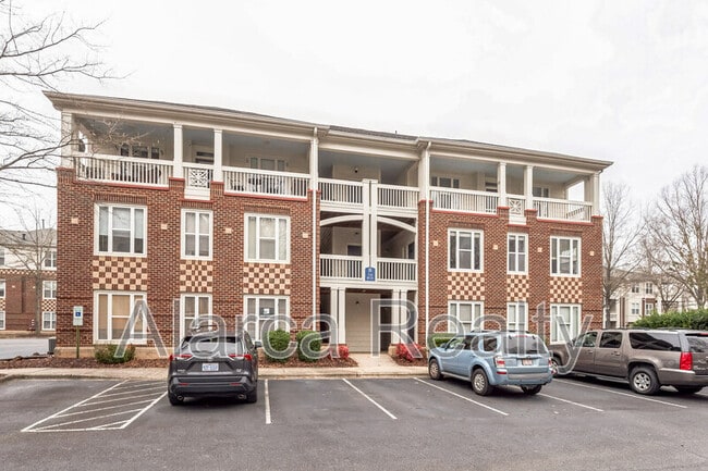 Building Photo - 710 Northeast Dr