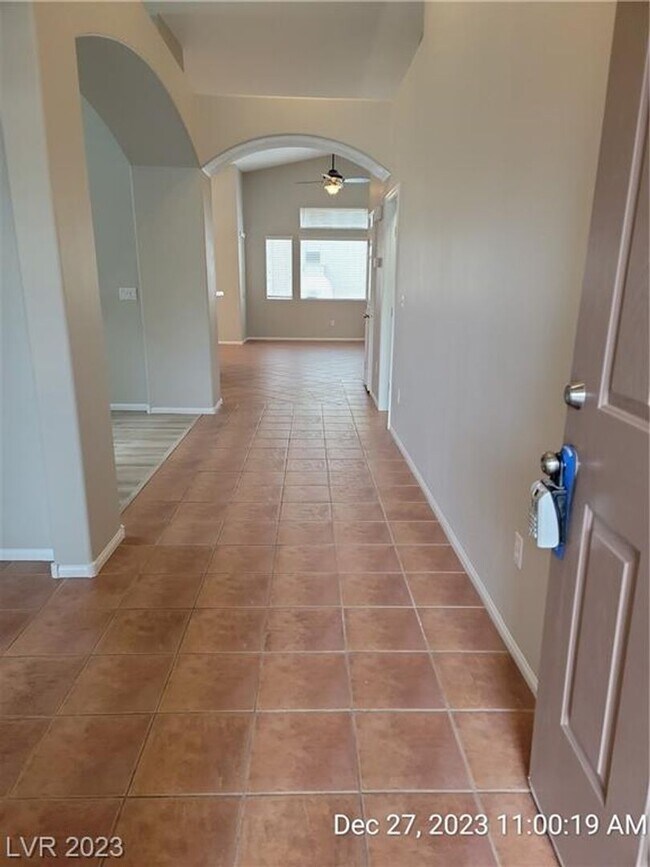 Foto del edificio - SW SINGLE STORY LOCATED IN GATED COMMUNITY!!