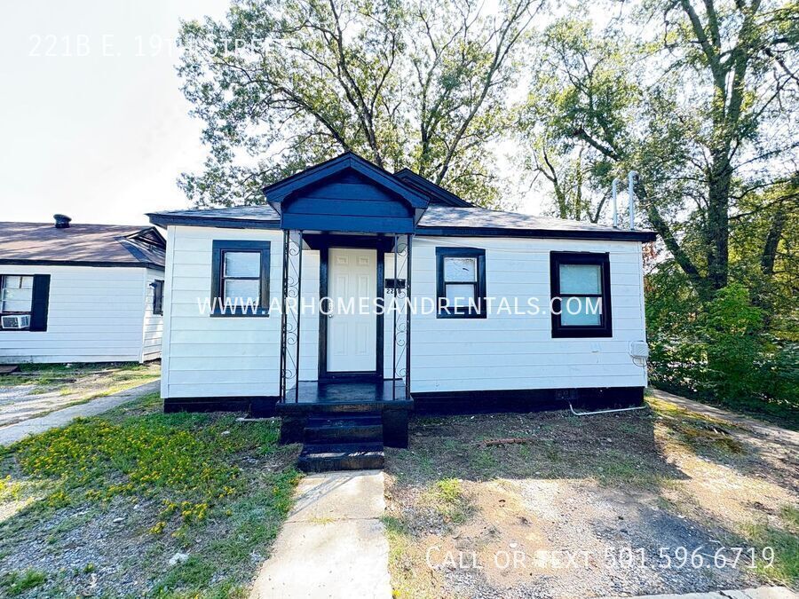 Foto principal - 221B E. 19th Street-